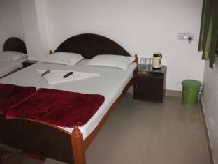 Surya Residency Paying Guest House Варанаси Екстериор снимка